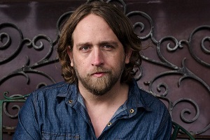 https://www.pbsfm.org.au/sites/default/files/images/Hayes_Carll.jpg