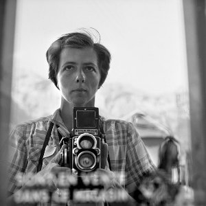 https://www.pbsfm.org.au/sites/default/files/images/vivianmaier.jpg