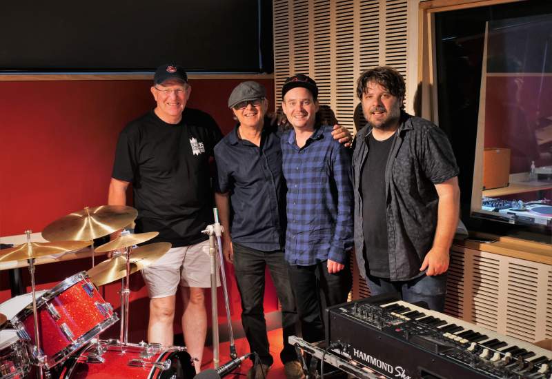 Burning B3 Trio in Studio 3 with Tom Sianidis
