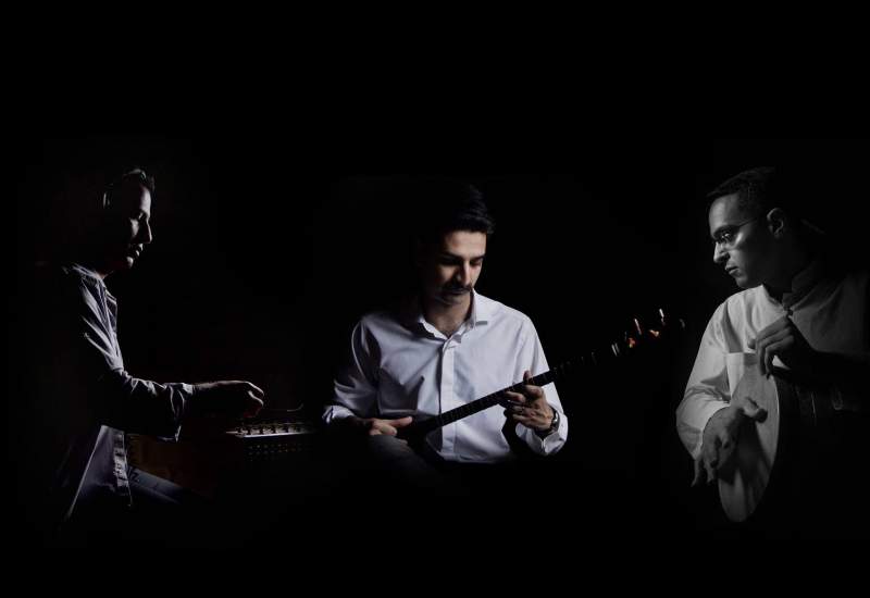 https://www.facebook.com/ToranjMusics/photos/a.345989479279718/352821335263199/?type=3&theater
