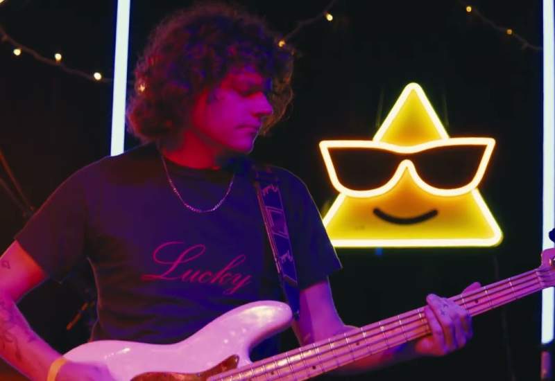 BUGHUNT - 'Playing With The Colours In My Eyes' live on Fang It! for PBS Drive Live 2026