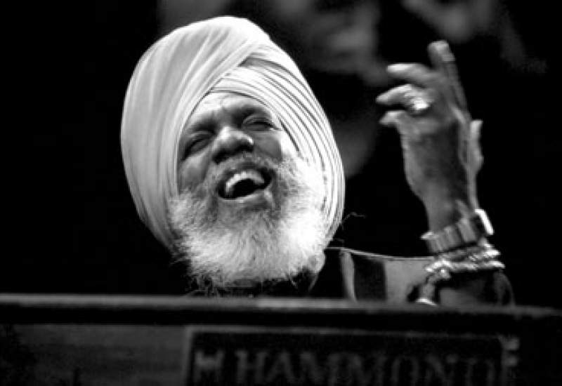 http://pbsfm.org.au/sites/default/files/images/Dr Lonnie Smith.jpg