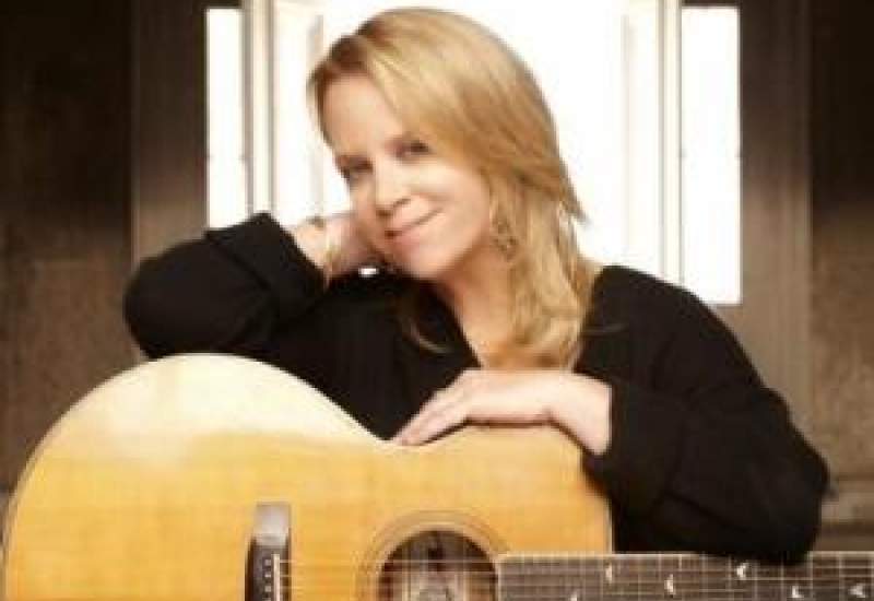 https://www.pbsfm.org.au/sites/default/files/images/Mary Chapin Carpenter.JPG