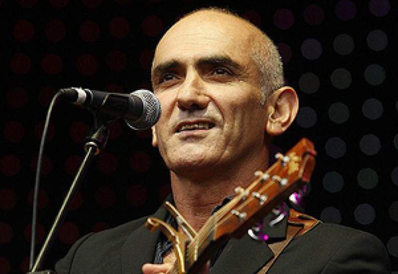 http://pbsfm.org.au/sites/default/files/images/paul-kelly-420-420x0.jpg