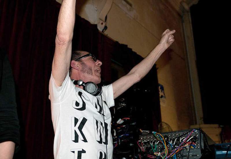 http://pbsfm.org.au/sites/default/files/images/SAGG-Vince-handsintheair_Jon-Osborne.jpg